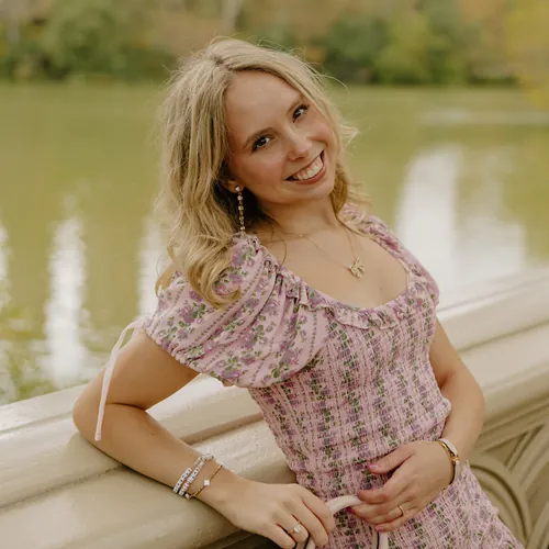 Makayla Andrews avatar